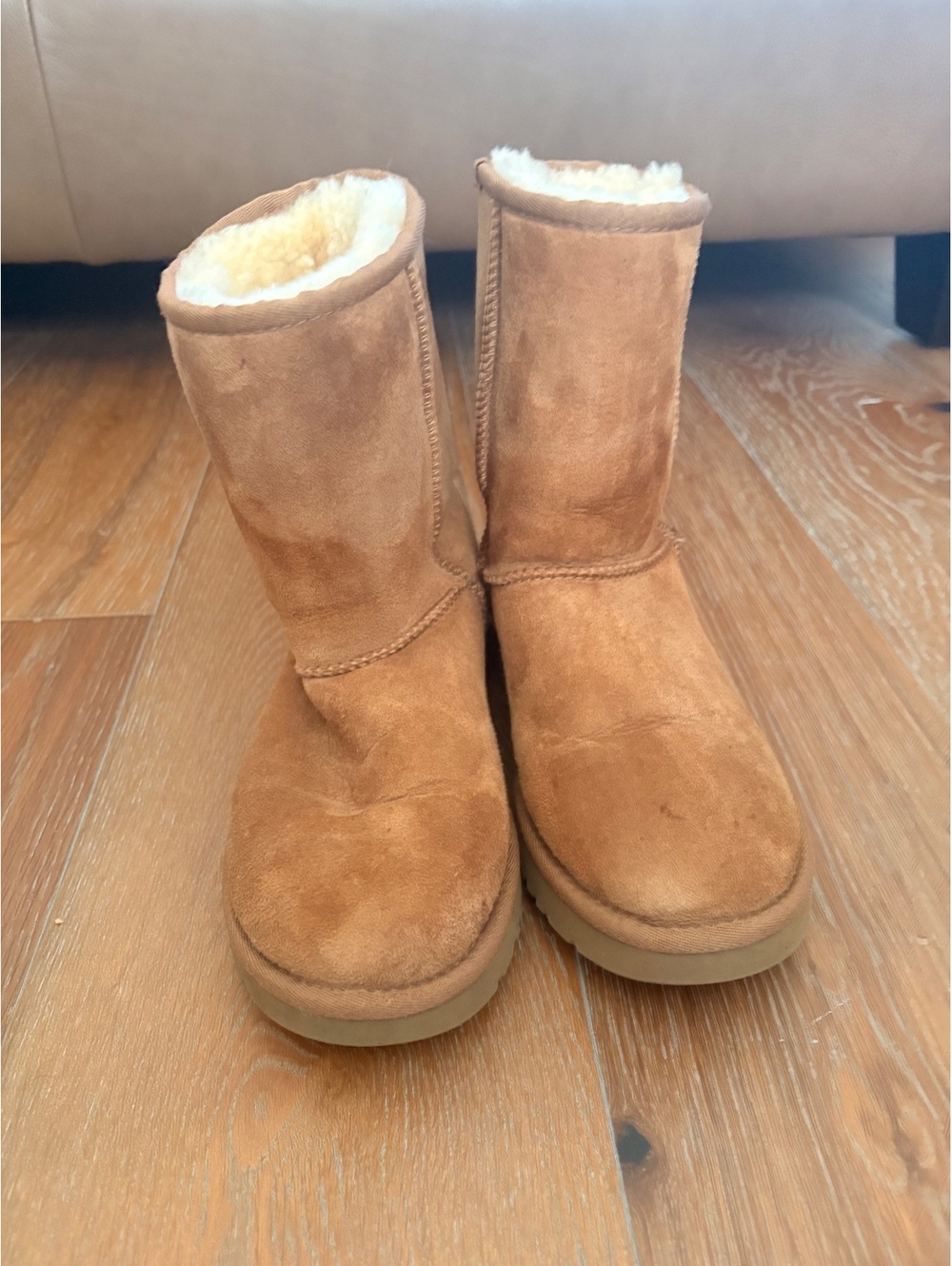 UGG Chestnut Shearling Boot Cozy Classic Style Size 7